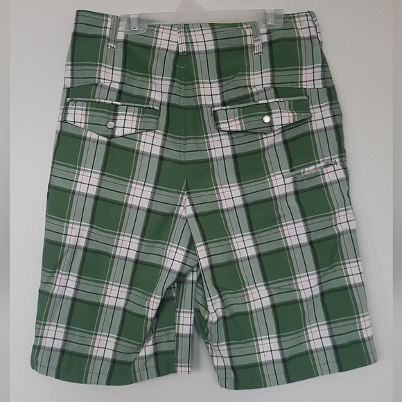 [R2] Green Gingham Skater Shorts - Picture 8 of 11
